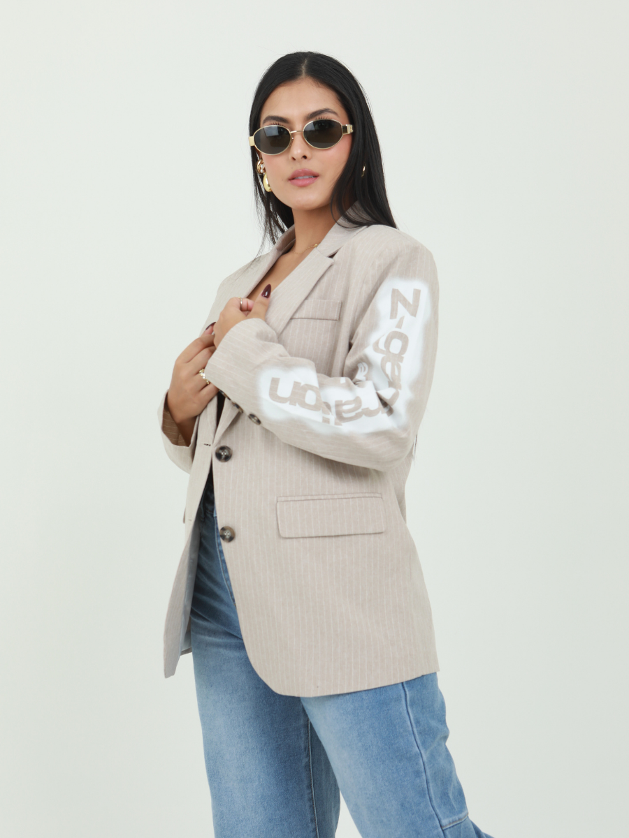 BLAZER RAYAS MANGA ESTAMPADA