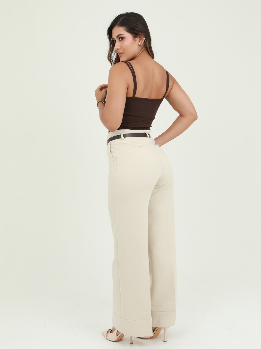 PANTALON CORREA DETALLE BOTA