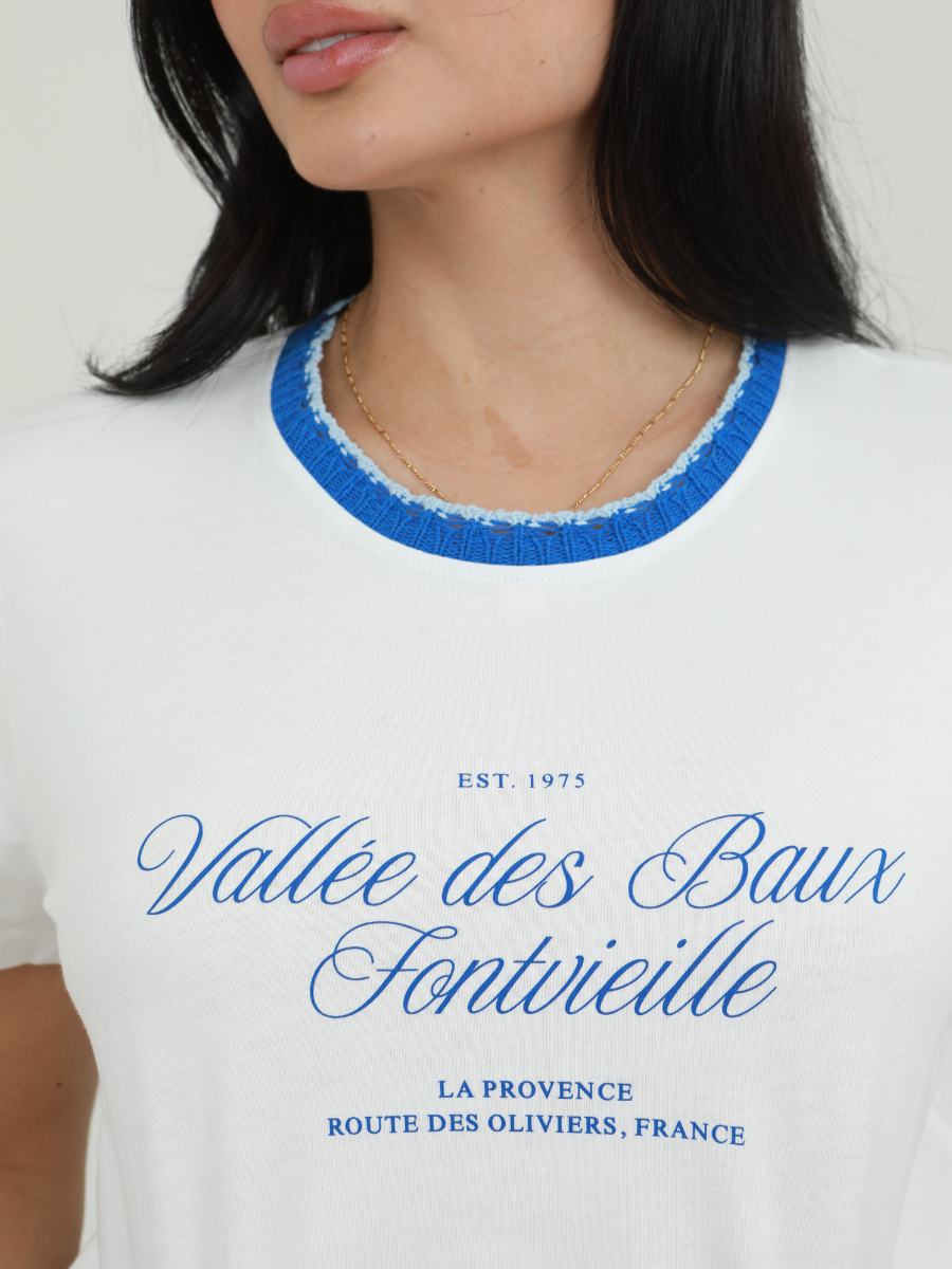 CAMISETA VALLÉ CUELLO BORDADO